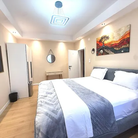 Prime Location - Shared Bath *
